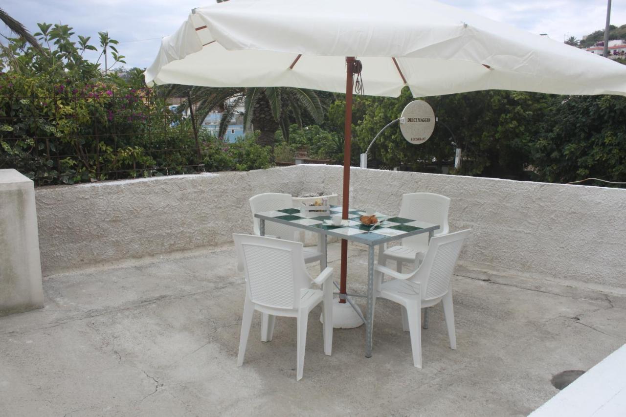 Camere Dieci Maggio- Beb Dory, Nemo, Guizzo Ponza Exterior photo