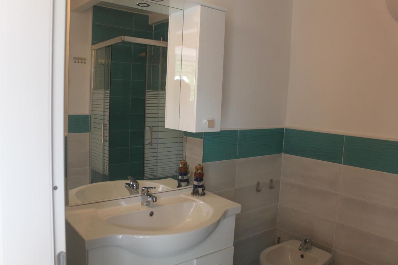 Camere Dieci Maggio- Beb Dory, Nemo, Guizzo Ponza Exterior photo