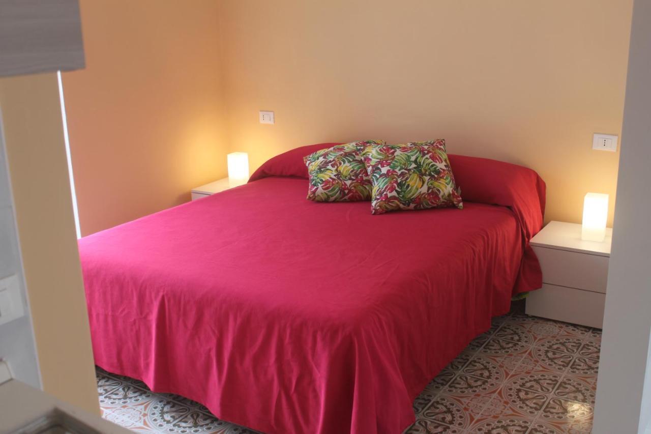 Camere Dieci Maggio- Beb Dory, Nemo, Guizzo Ponza Exterior photo