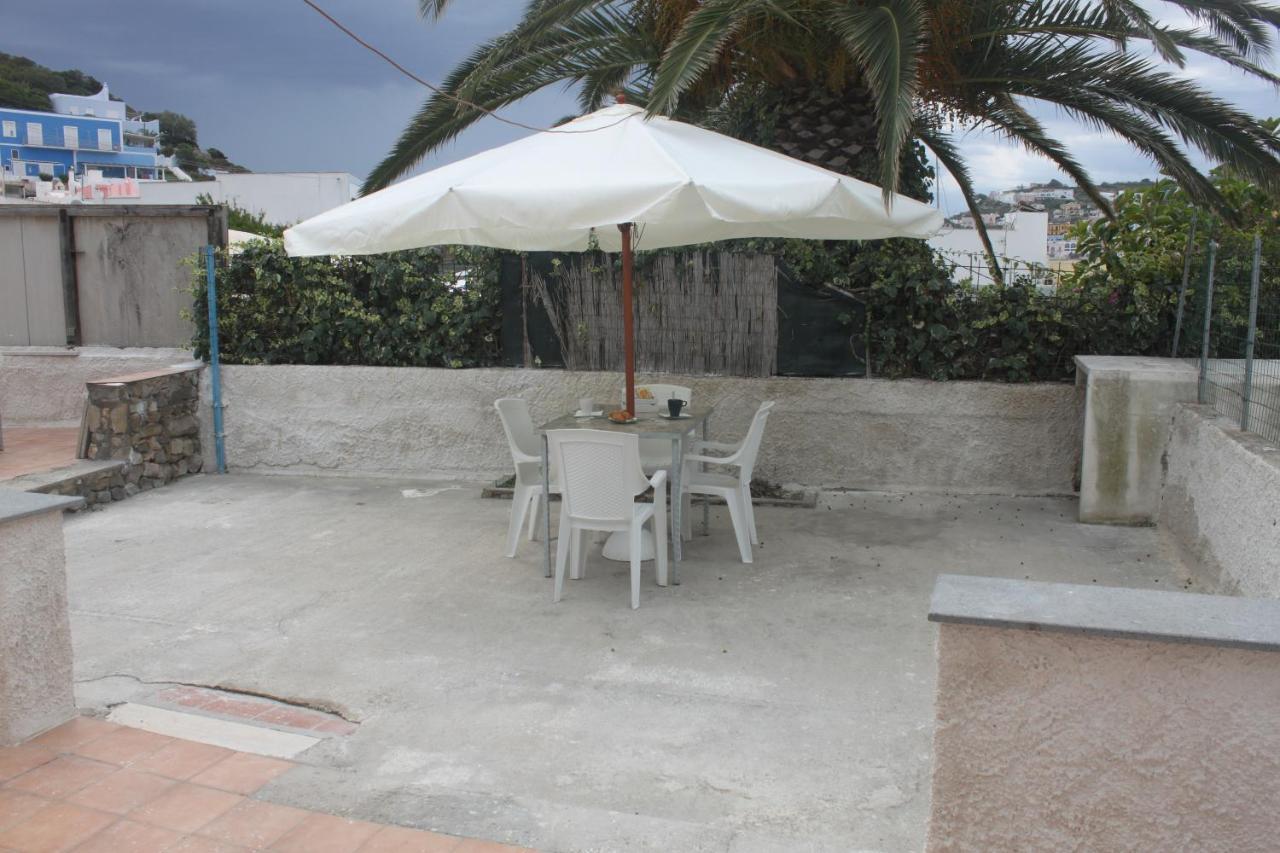 Camere Dieci Maggio- Beb Dory, Nemo, Guizzo Ponza Exterior photo