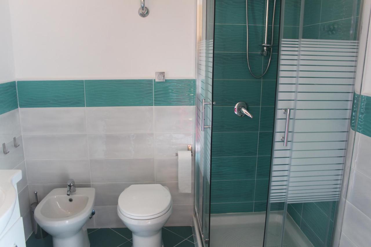 Camere Dieci Maggio- Beb Dory, Nemo, Guizzo Ponza Exterior photo