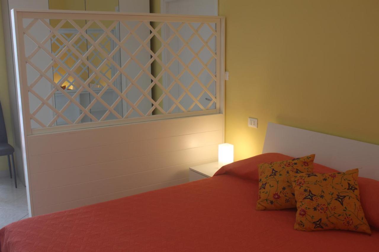 Camere Dieci Maggio- Beb Dory, Nemo, Guizzo Ponza Exterior photo